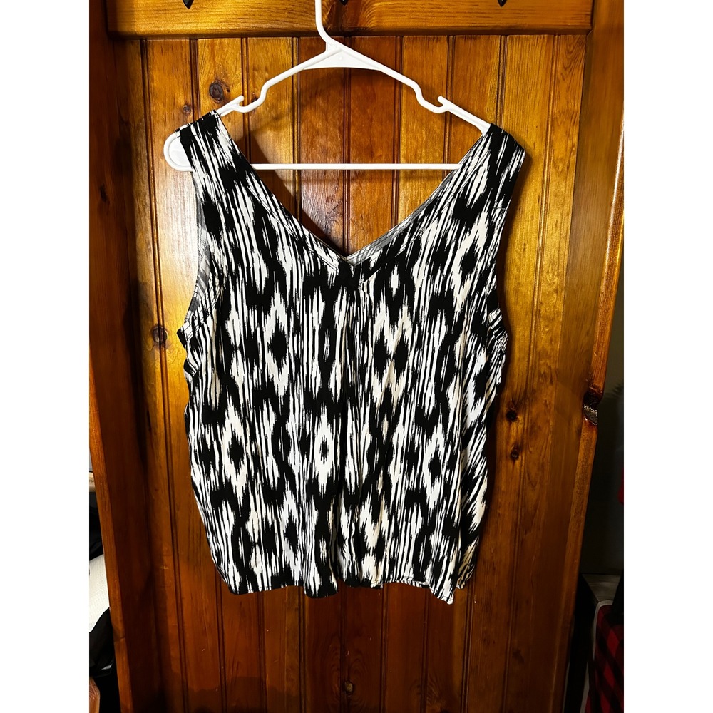 Torrid Black White Ikat Print‎ V Neck Sleeveless Tank Top Plus Size 1x - Picture 2 of 4